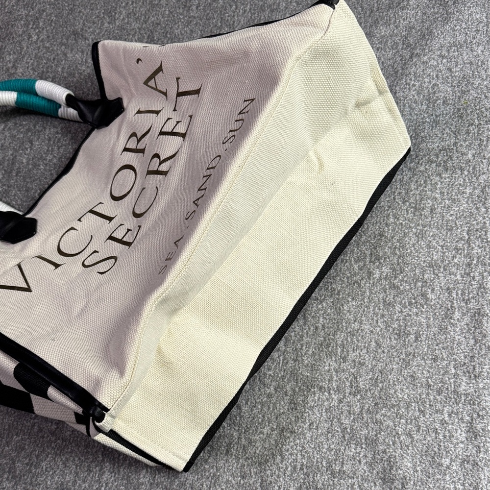 Victoria’s Secret Sea Sand Sun Canvas Beach Tote Bag - Picture 8 of 9